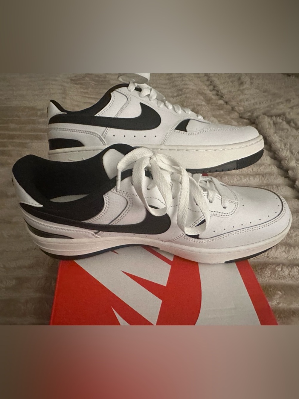 Women’s Nike White & Black Swoosh Air Force Ones Sneakers Size 10.5